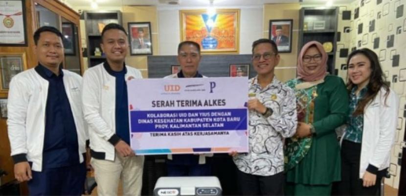 Yayasan UID-YIUS-Gajah Tunggal Sumbang Alkes ke Kabupaten Kotabaru Kalsel 