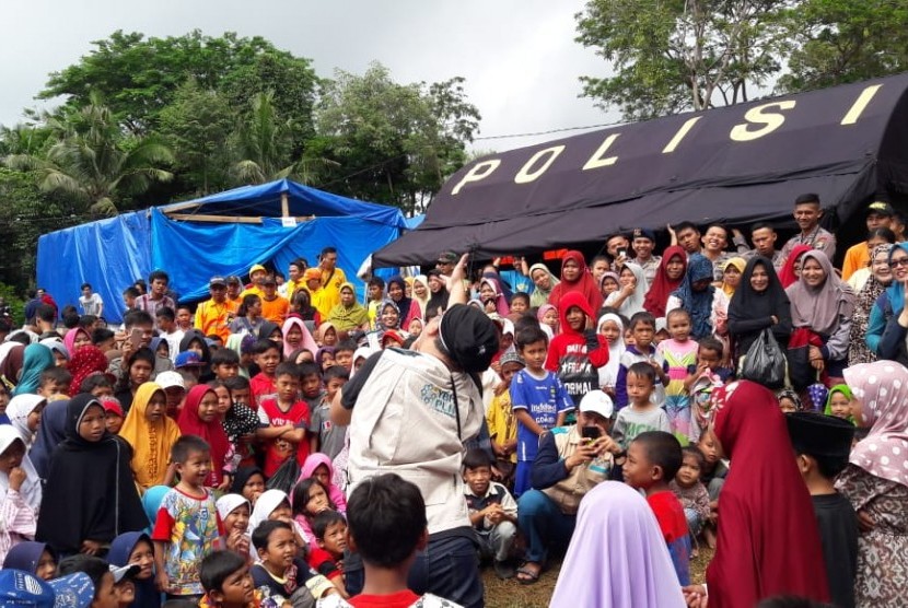 YBM PLN memberikan bantuan untuk korban bencana tsunami di Lampung.