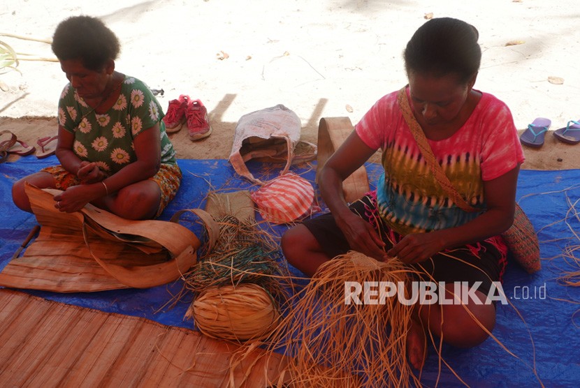 Sagu menjadi pangan lokal andalan masyarakat adat Moi Kelim. Beras bukan makanan pokok mereka.