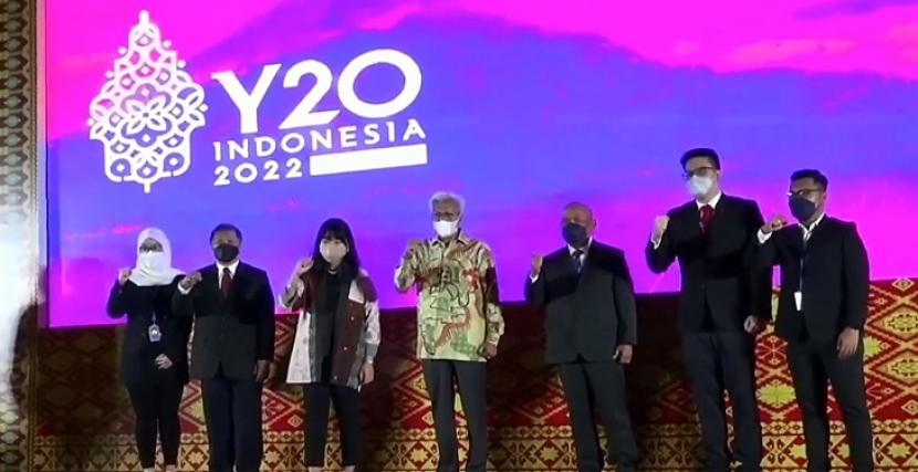 Youth 20 (Y20) Indonesia 2022 melaksanakan Pra-KTT dengan tema Ketenagakerjaan Pemuda, di Palembang, Sumatra Selatan, Sabtu (19/3/2022). 