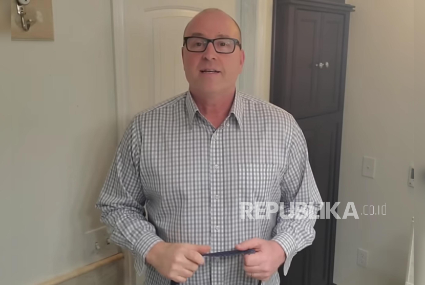 Kisah Rob Kenney, Ayah Digital Bagi Jutaan Anak Fatherless