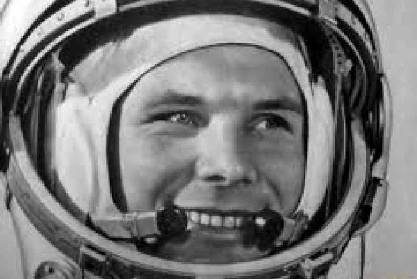 Yuri Gagarin, kosmonot pertama Uni Sovyet yang terbang ke luar angkasa 