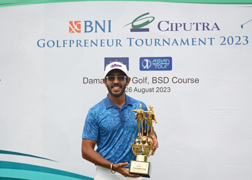 Yuvraj Singh Sandhu melejit ke puncak klasemen dan menjadi juara BNI Ciputra Golfpreneur Tournament 2023 di Damai Indah Golf – BSD Course, Banten, Sabtu (26/8/2023). 
