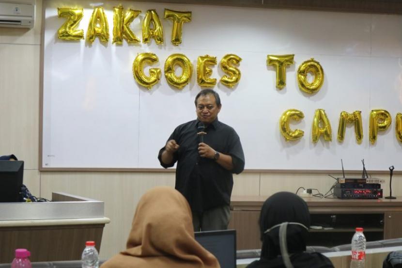Zakat goes to Campus yang digelar Forum Zakat & Serambi FH UI di Kampus UI, Kamis (8/12/2022).