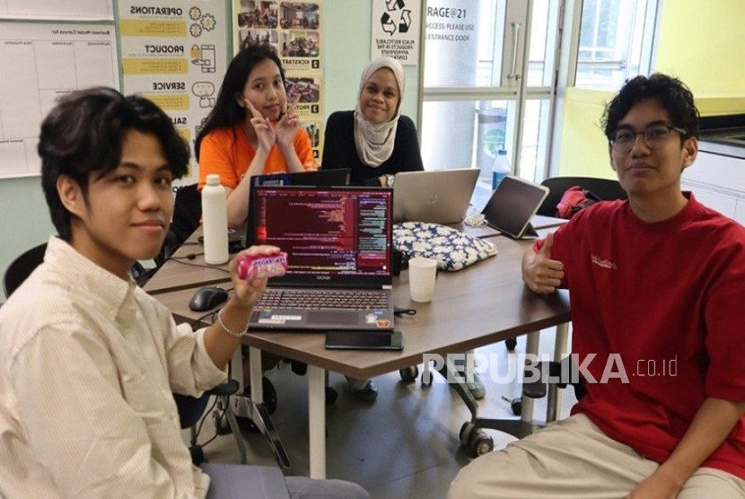  Zefanya Williams, mahasiswa Program Studi (Prodi) Bisnis Digital, Cyber University,