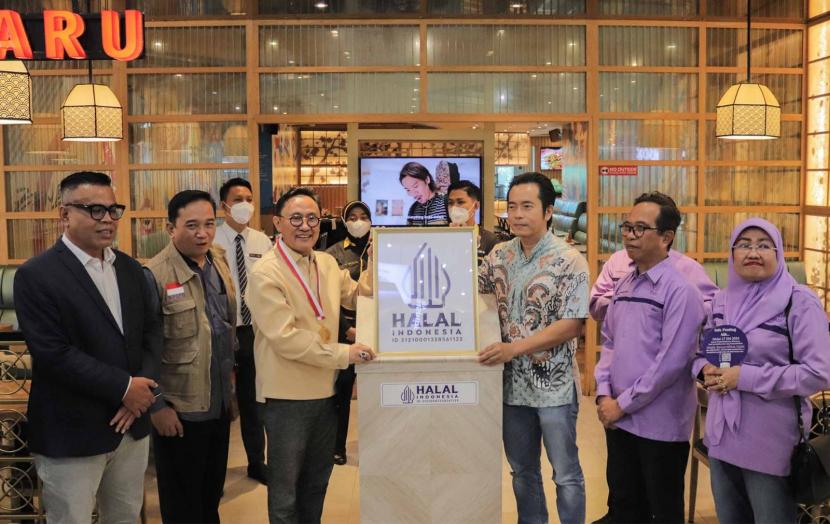 Zenbu, The True Origin Mozaru berhasil memperoleh sertifikasi Sistem Jaminan Halal (SJH) dari LPPOM Majelis Ulama Indonesia (LPPOM MUI). 