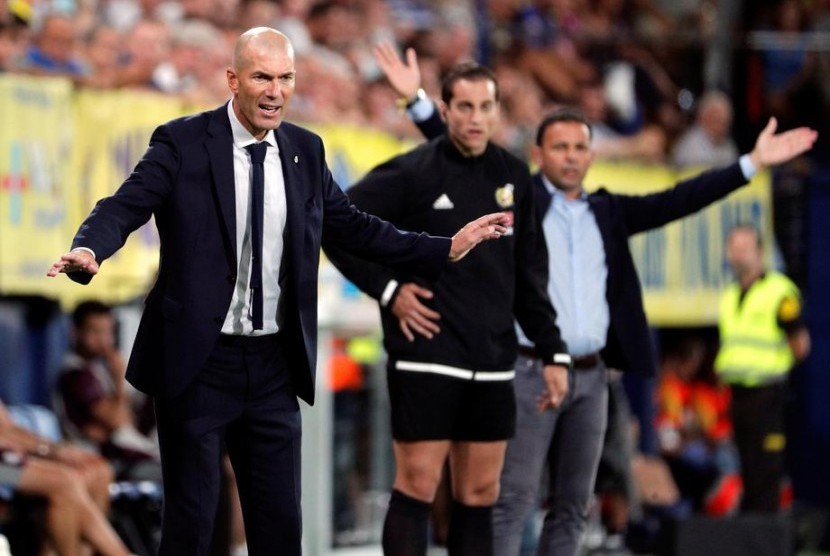 Zinedine Zidane (kiri).