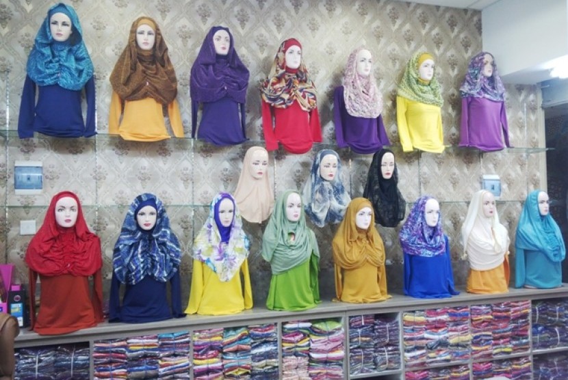 Zona khusus hijab di Thamrin City.