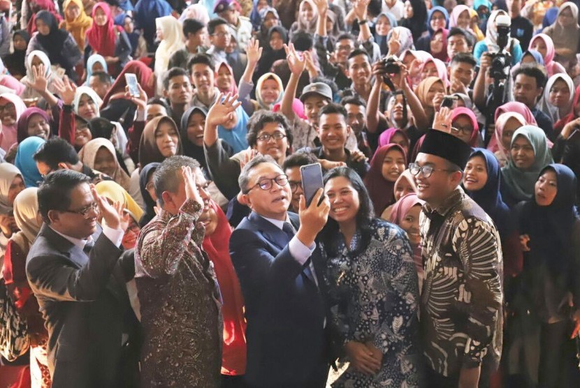  Zulkifli Hasan menggelar roadshow di Universitas Negeri Semarang, Universitas Islam Negeri (UIN) Semarang dan Universitas Islam Sultan Agung (Unnisula). 