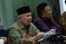 (dari kiri) Ketua Umum MUI KH Ma'ruf Amin, dan Ketua Infokom MUI Masduki Badlowi saat konferensi pers terkait pemantauan siaran TV selama Ramadhan di Gedung MUI, Jakarta, Kamis (23/6). (Republika/ Wihdan)