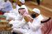 Arab Saudi Tutup 10 Masjid karena Jadi Klaster Covid-19. Jamaah Masjid Al Mirabi mengenakan masker untuk menghindari wabah Covid-19, di Jeddah, Arab Saudi, Ahad (31/5). Kecuali Kota Makkah, masjid-masjid di Arab Saudi diijinkan kembali untuk berkegiatan mulai hari ini hingga 20 Juni
