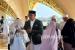 Gubernur Jawa Barat Ridwan Kamil melaksanakan ramah tamah dan bersalaman dengan ribuan jamaah di Masjid Al-Jabbar usai melaksanakan shalat Idul Fitri 1444 Hijriah, Sabtu (22/4/2023). Republika/ M Fauzi Ridwan