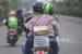 Pemudik bersepeda motor melintasadi jalur pantura, Cirebon, Jawa Barat. Jalur Arteri Cirebon Dipadati Kendaraan Pemudik