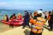 Petugas SAR gabungan mengevakuasi jenazah seorang wisatawan yang tengggelam di Pantai Pasir Putih, Desa Pangumbahan, Kecamatan Ciracap, Kabupaten Sukabumi, Rabu (29/3/2023).