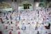 Arab Saudi Keluarkan Protokol Umroh untuk Jamaah Asing. Umat Muslim yang melakukan sholat jarak sosial di Masjidil Haram untuk pertama kalinya dalam beberapa bulan sejak pembatasan penyakit coronavirus (COVID-19) diberlakukan, setelah diizinkan oleh otoritas Saudi, di kota suci Mekkah, Arab Saudi 18 Oktober 2020 