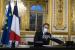  Presiden Prancis Emmanuel Macron berbicara melalui telepon kepada Presiden terpilih AS Joe Biden, di Istana Elysee di Paris, Selasa, 10 November 2020.