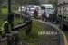 Sejumlah kendaraan terjebak kemacetan di kawasan Lingkar Gentong, Kadipaten, Kabupaten Tasikmalaya, Jawa Barat.