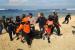 Petugas SAR gabungan mengevakuasi jenazah seorang wisatawan yang tengggelam di pantai Kabupaten Sukabumi. Polres mengerahkan dua kapal patroli untuk mencari korban hilang di pantai Sukabumi.