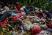 Pemulung saat memilah sampah (ilustrasi). Produksi sampah di Jakarta Selatan selama libur Lebaran 2024 produksi menurun sebanyak 500 ton per hari bila dibandingkan hari biasa sebesar 1.500 ton.