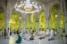  Umat Muslim yang melakukan sholat jarak sosial di Masjidil 