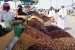  Pedagang kurma di kompleks pemakaman 70 syuhada, Jabal Uhud, Madinah, Arab Saudi. Arab Saudi Luncurkan Inisiatif Digital Promosikan Kurma Secara Global