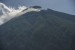  Puncak Gunung Gamalama mengeluarkan asap solfatara terlihat di Ternate, Maluku Utara, Ahad (28/12).  (Antara/Widodo S. Jusuf)