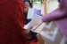 ILUSTRASI Sejumlah umat muslim membaca Surat Yasin dan doa bersama saat berziarah ke kuburan massal korban gempa dan gelombang tsunami di Desa Suak Indrapuri, Johan Pahlawan, Aceh Barat, Aceh, Kamis (26/12/2019).