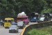 Kendaraan pemudik melintas di ruas jalan Padang-Bukittinggi (ilustrasi). Rute jalan satu arah (one way) dari arah Kota Padang menuju Bukittinggi ataupun sebaliknya diubah.