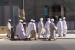 Sejumlah jamaah haji asal Sudan berjalan bersama rombongannya menuju ke Masjid Nabawi, Madinah, Sabtu (20/7). Tampilan jamaah asal Afrika sangat mencolok dibanding jamaah lain dengan pakaian dan warna kulit mereka. 
