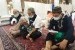 Jamaah haji Indonesia sedang membaca Al-Quran seusai shalat Subuh di Masjid Nabawi Madinah, Selasa (22/7). Jamaah haji memanfaatkan waktu dengan memperbanyak membaca Al-Quran, zikir, dan ibadah sunnah lainnya selama kegiatan arbain