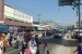 Arus lalu lintas mudik di Jalan Nasional 3 atau jalur selatan menuju Tasikmalaya dan Jawa Tengah tersendat jelang pasar Limbangan, Garut pada Sabtu (9/6). Pasar Limbangan merupakan salah satu titik rawan macet di jalur selatan.   