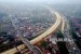 Foto udara proyek pembangunan proyek jalan tol Bogor, Ciawi dan Sukabumi (Bocimi) seksi I ruas Ciawi-Cigombong di Ciawi, Kabupaten Bogor, Jawa Barat,Rabu (30/5).