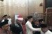 Gubernur NTB TGB Muhammad Zainul Majdi bersama Imam Besar Mesir Syaikh Mahmud Abdul Basith bersilaturrahmi dengan masyarakat NTB dalam //open house// di Masjid Hubbul Wathan, Kompleks Islamic Center NTB, usai shalat Ied pada Jumat (15/6). 