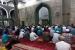 Hari kedua peserta bimbingan teknis (Bimtek) petugas penyelenggara ibadah haji Arab Saudi tahun 1443H/2022M mendapat siraman rohani dari Direktur Pascasarjana Pro Dr. Akhyal IAIN Tulungagung, Jawa Timur. Mengawali tausiyahnya Prof Akhyak mengajak jamaah bersyukur karena telah diberikan kemampaun oleh Allah SWT untuk salat berjamaah di Masjid Al-Mabrur, Asrama Haji Pondok Gede, Rabu (18/5/2022).