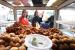 Ilustrasi penjual makanan berbuka puasa. Lima Cara Sehat Puasa di Bulan Ramadhan