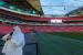 Ismail Asif mengumandangkan adzan di Stadion Wembley, Inggris saat buka puasa bersama di bulan Ramadhan, Selasa (18/4/2023). Stadion Wembley Jadi Tempat Buka Puasa Bersama Muslim Inggris