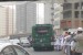 Jamaah haji Indonesia menunggu bus shalawat ke Masjid Al Haram untuk melaksanakan shalat ashar di Sektor 7, Makkah, Arab Saudi, Kamis (25/8). 