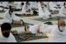  Jamaah haji tengah beristirahat saat menunaikan ibadah wukuf di Masjid Namirah, Arafah, Senin (19/7). Arab Saudi Tawarkan Tiga Paket Haji untuk Jamaah Domestik