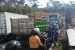 Kepadatan kendaraan di jalur Gentong arah Bandung, Rabu (13/6). 