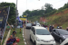 Kondisi lalu lintas di Lingkar Gentong, Kabupaten Tasikmalaya, dari timur ke arah barat (Bandung-Jakarta), Sabtu (8/6). Terjadi antrean kendaraan mulai awal tanjakan Gentong. 