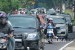 Lebaran hari ke dua, kepadatan lalu lintas tampak di jalur Lembang-Subang, Kabupaten Subang, Sabtu (16/6). 