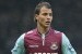 Marouane Chamakh, pemain Muslim Arsenal yang muslim lalu dipinjamkan ke West Ham.