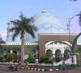 Masjid Al-A'zhom di Kota Tangerang, Provinsi Banten.
