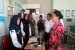 Menteri PPPA Yohanna Yembise meninjau ruang laktasi di Stasiun Senen, Jakarta Pusat (4/7).