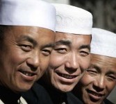  Muslim Cina di Linxia. Leluasa menunjukkan identitas.(www.cbc.ca)