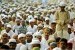 Muslim di India melaksanakan shalat.