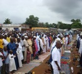 Muslim Liberia tengah melakukan shalat Idul Fitri (ilustrasi).