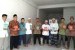 Para guru tahfizh di Lombok Barat  menerima Alquran hafalan yang disalurkan oleh Yayasan Berdayakan Sesama (YBS).