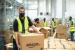 UEA Target Bagikan 50 Ribu Makanan dalam Lima Jam. Pekerja di Amazon mengepak bingkisan Ramadhan berisi makanan di Uni Emirat Arab (UEA).
