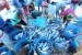 Pekerja membongkar muatan ikan-ikan hasil tangkapan nelayan di Pelabuhan Perikanan Samudera Nizam Zachman, Muara Baru, Jakarta.